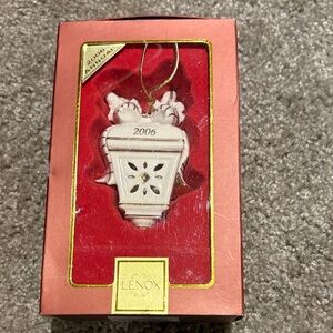 Lenox 2006 Annual Williamsburg Lantern Ornament with Gold Accents